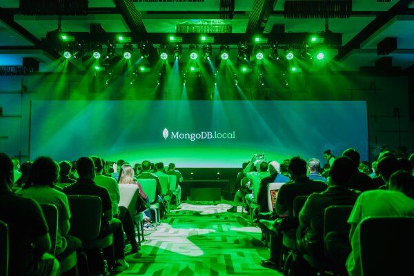 Iluminação para eventos corporativos: como valorizar palco e ambiente