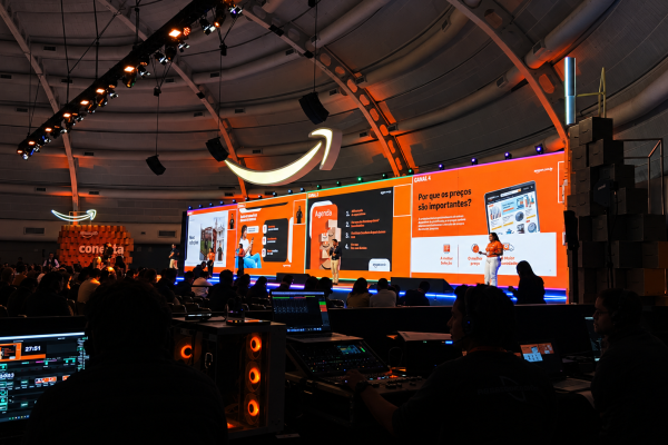 Painel de LED ou projetor: qual é melhor para o seu evento?